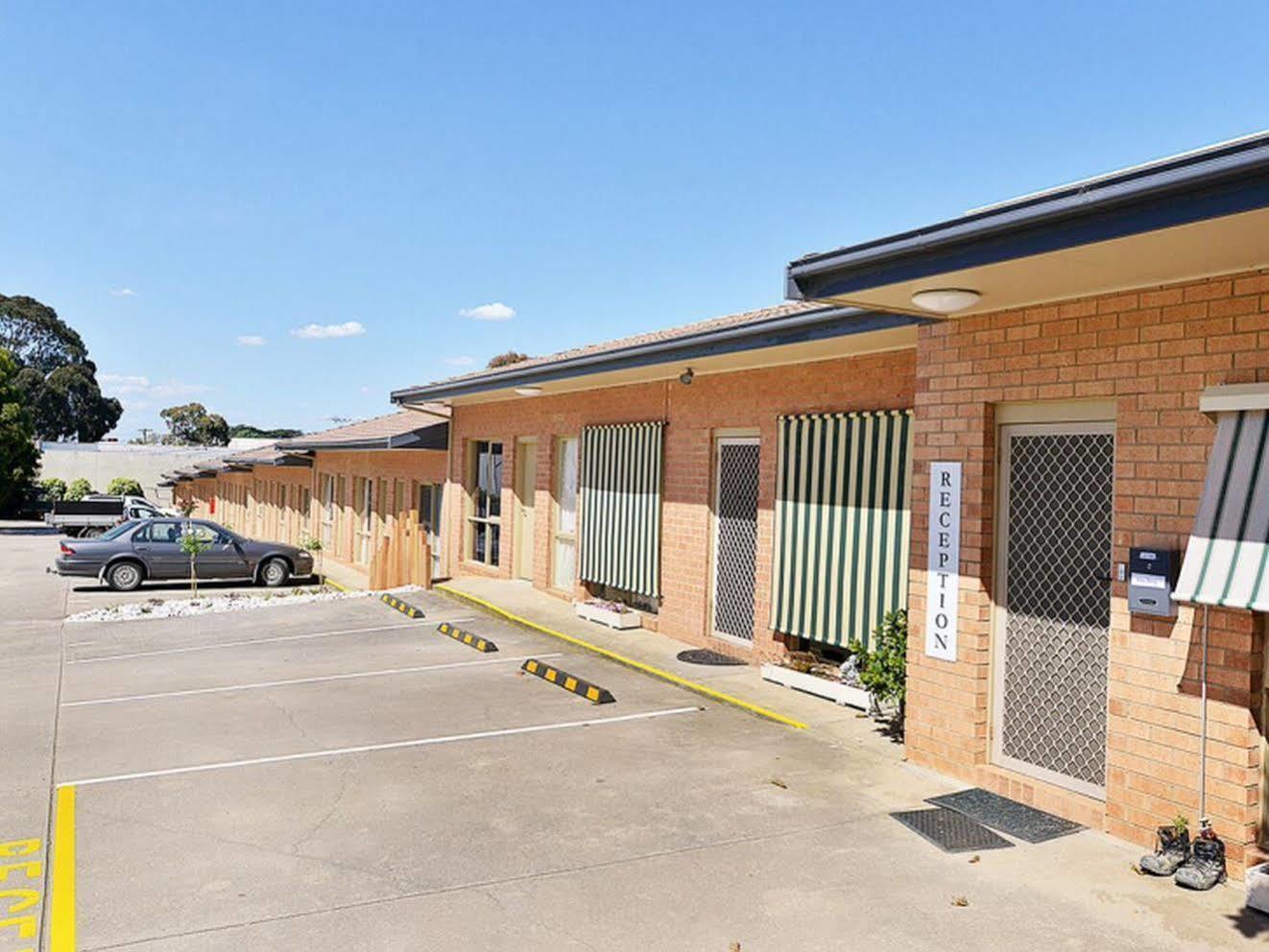 Cranbourne Motor Inn Exteriör bild